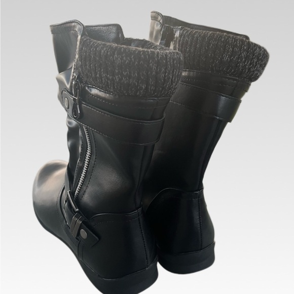 Wanderlust women’s Black Winter Boots with Zipper Detail. Size 11 - Picture 2 of 5